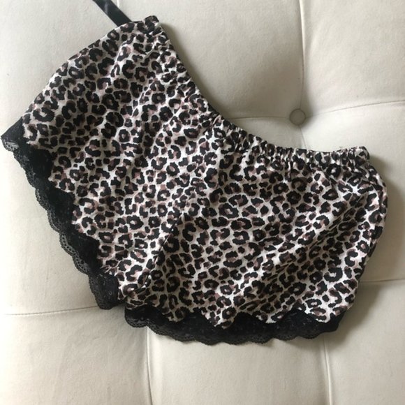 H&M Leopard Print Silky Lounge Shorts - Picture 3 of 3